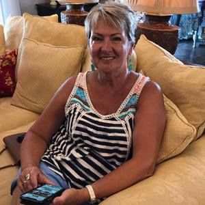 Meet your Posher, Denise